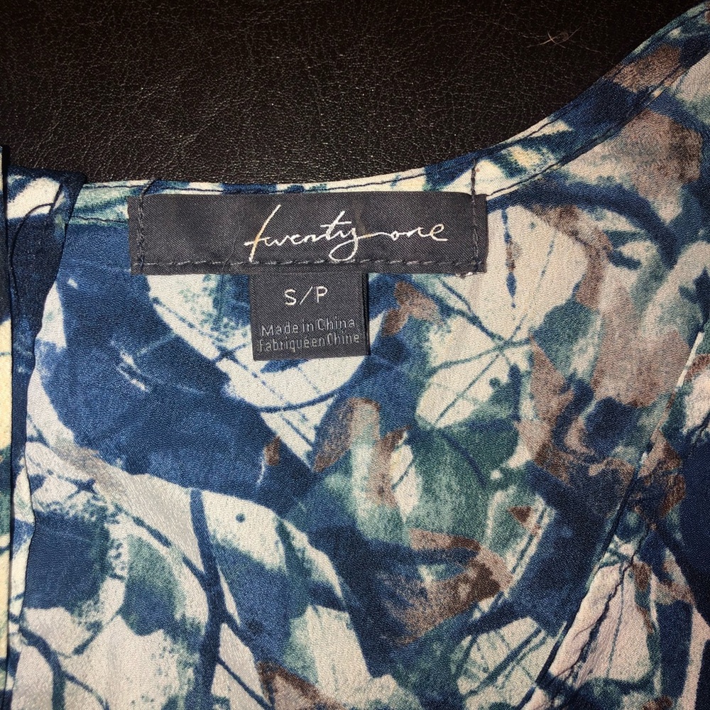 Forever 21 Dress or Top - Picture 2 of 5